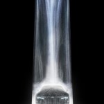 スポーツカー“Audi R8”に向け、全長約16m、解像度7Kの滝をプロジェクションマッピング -『teamLab exhibit at Audi Forum Tokyo』